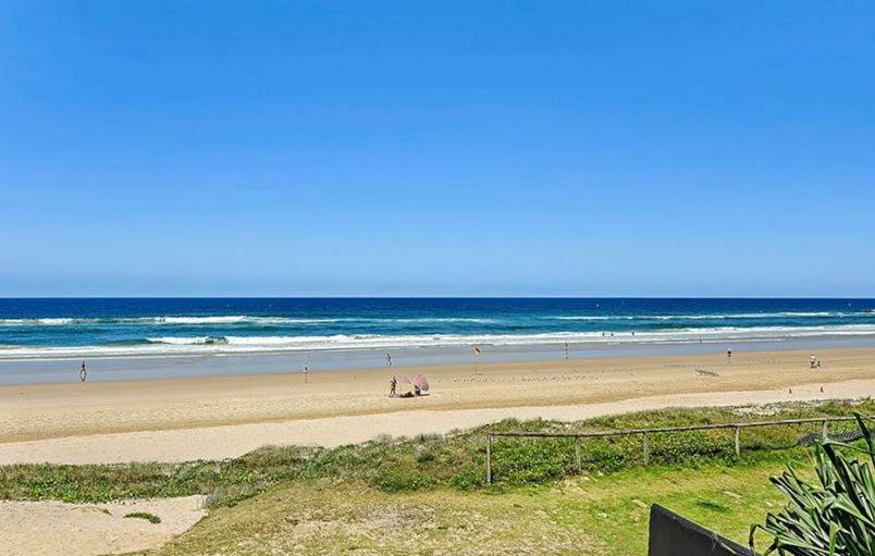 Beachfront Beauty! Holiday home *