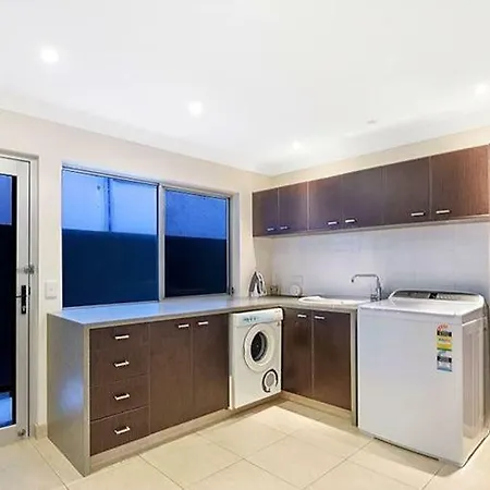 Beachfront Beauty! Gold Coast Exterior photo