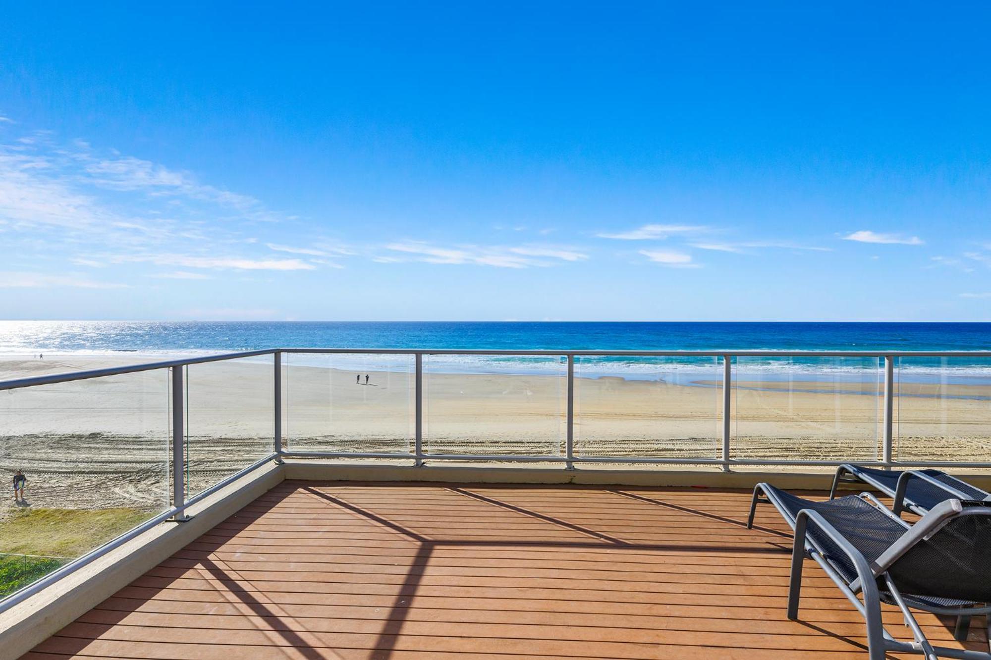 Beachfront Beauty! Gold Coast